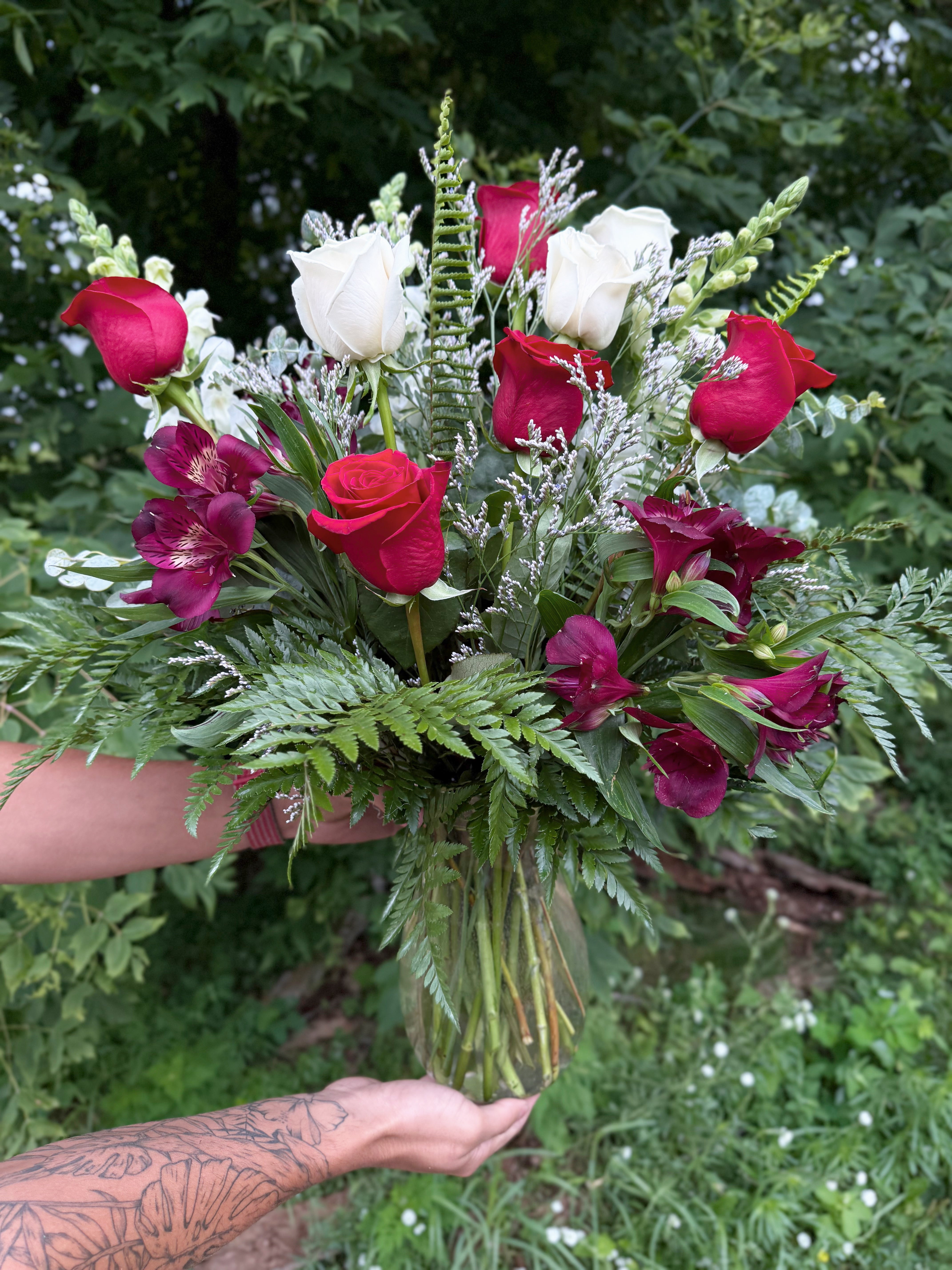 Floral Arrangement Roses Staples MN